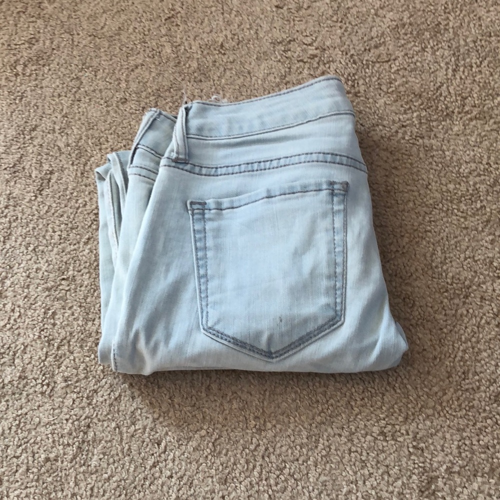 light wash cropped jeggings - Picture 5 of 5